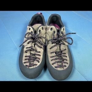 Patagonia Approach Shoes - Tan and Black